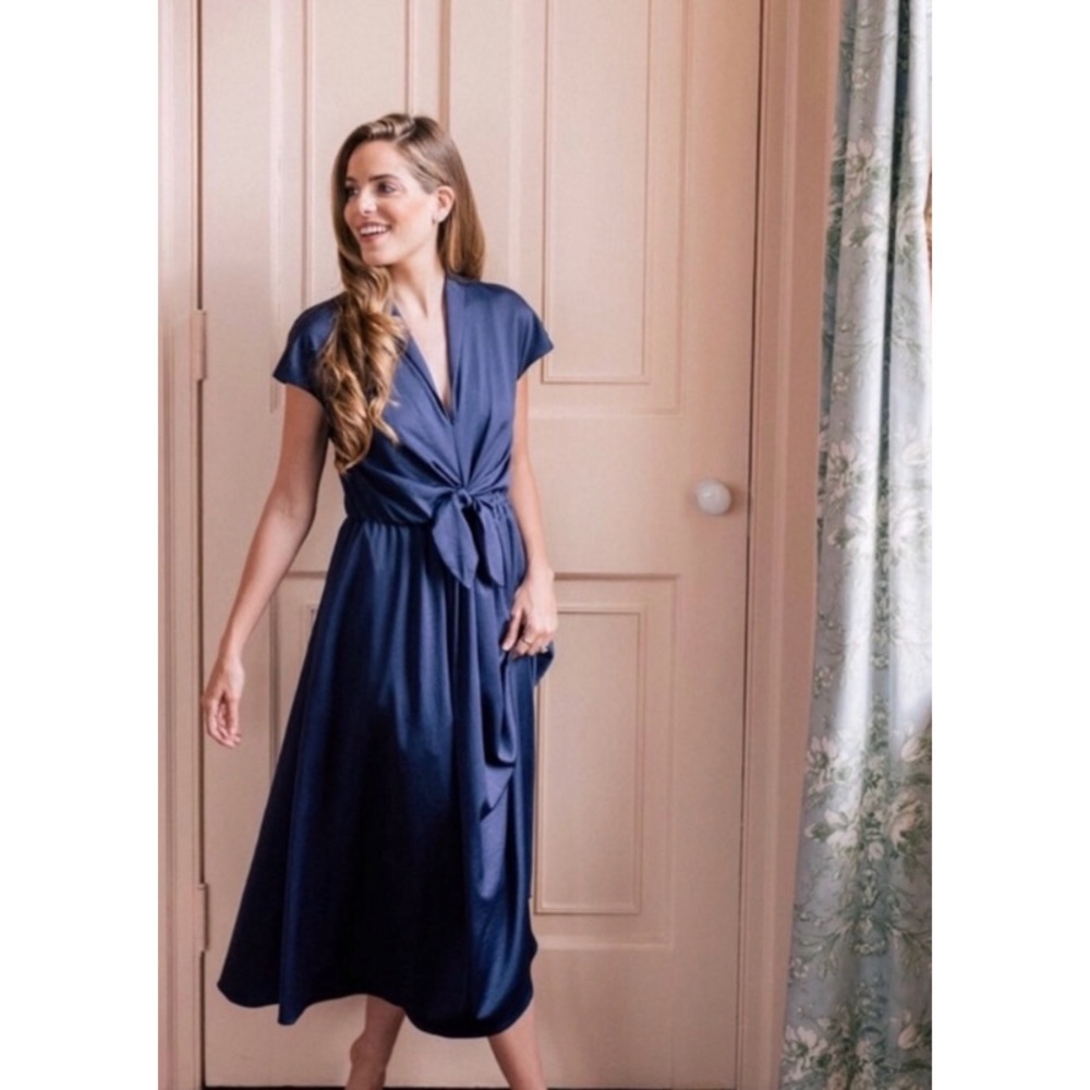 Gal Meets Glam Navy Satin Tie Front V-Neck Margie Midi Dress 8